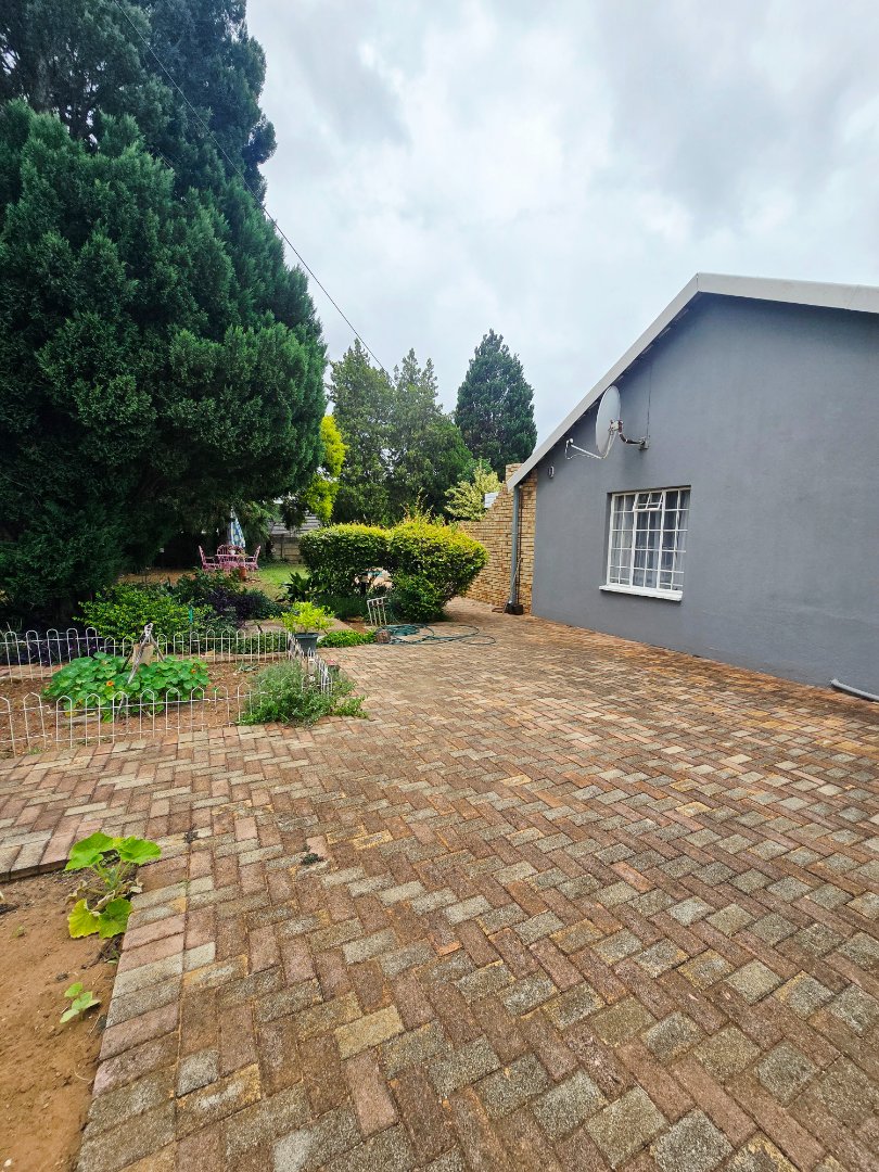 5 Bedroom Property for Sale in La Hoff North West